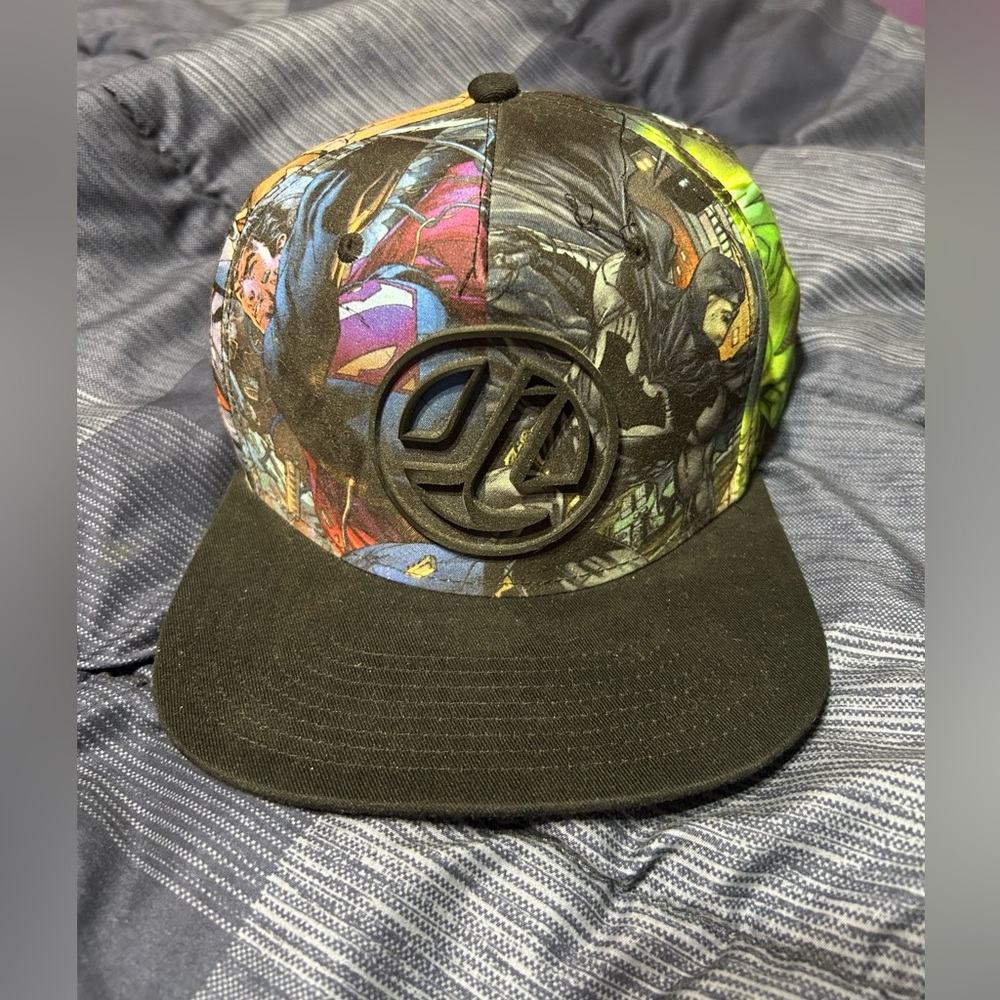 💚2 FOR 25 LISTING SALE💚 Justice league hat (like new) Kids & most adults size!